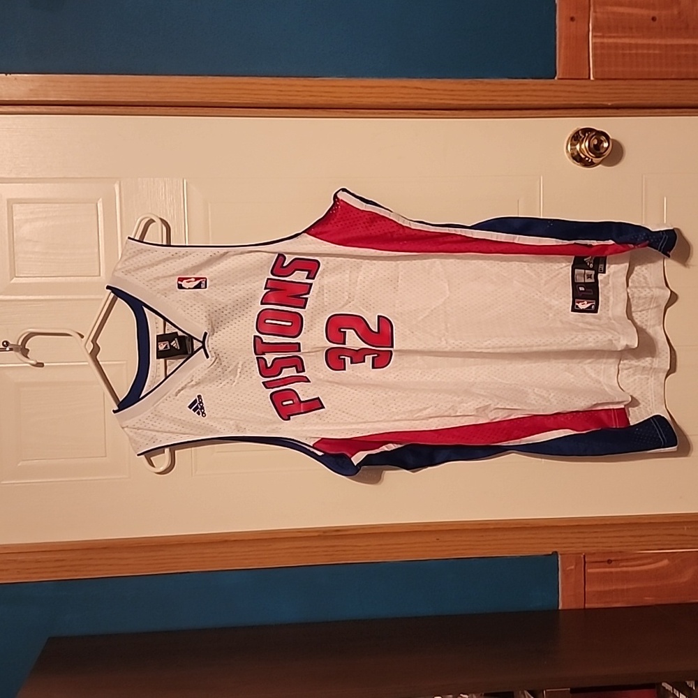 Detroit Pistons jersey